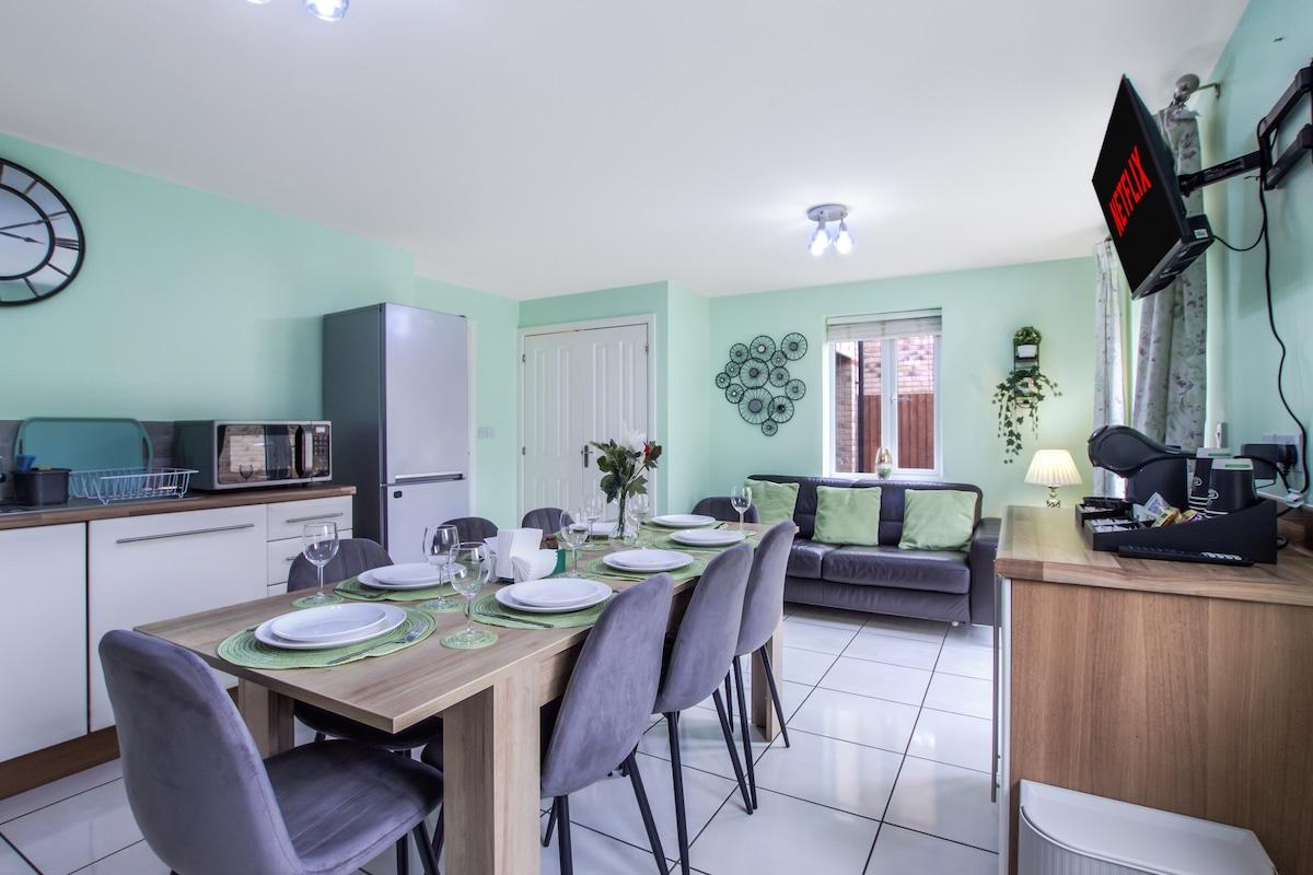 4 Bed 3.5 Bath in Bedford I Sleeps 7-9 I Parking5