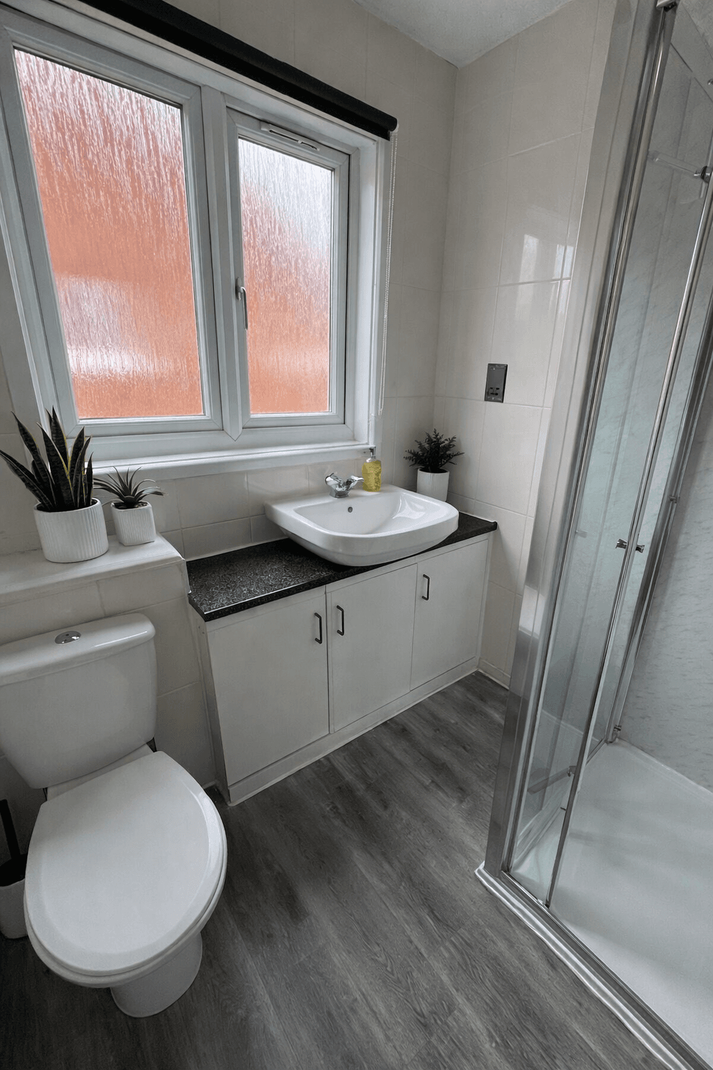 2 Bed 1 Bath in Milton Keynes | Sleeps 4 | Parking2