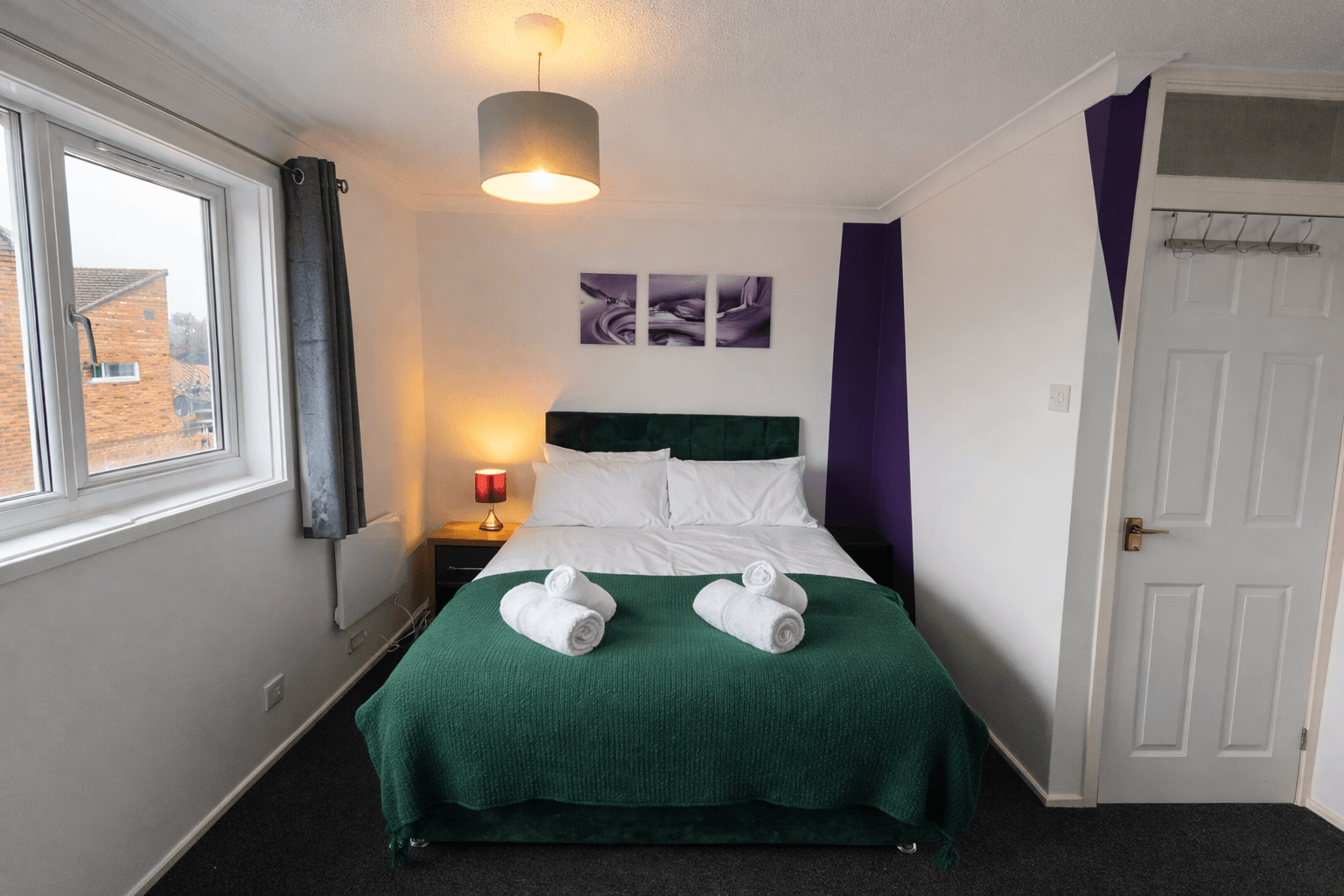 2 Bed 1 Bath in Milton Keynes | Sleeps 4 | Parking4